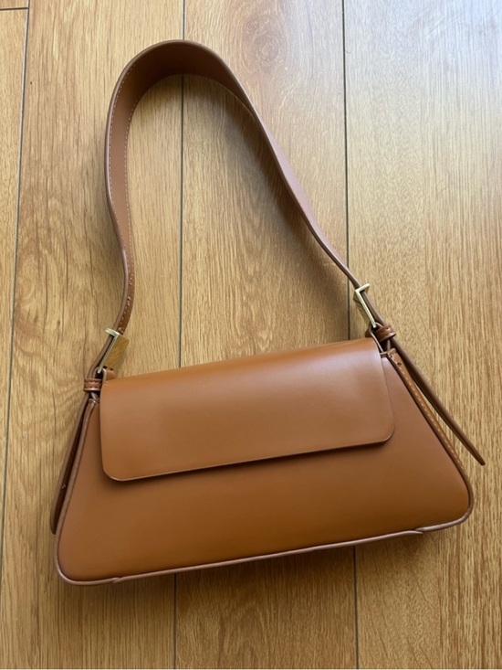 Handbags - ZARA Classic Tan Leather Shoulder Bag - Sleek Everyday Tote, excellant condition